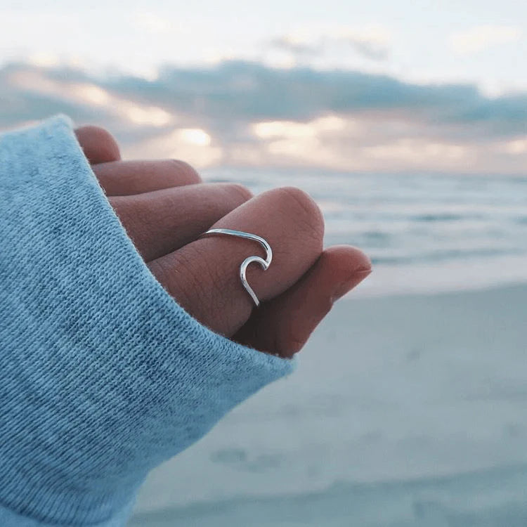 Pure Vida Wave Ring