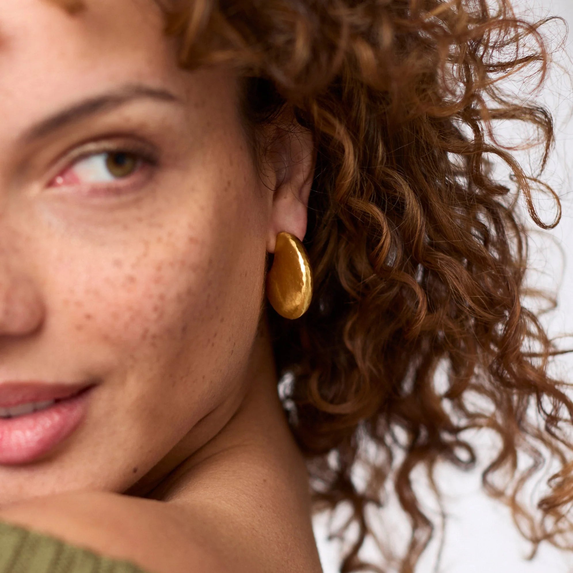 Julie Vos Solara Hoop Gold - Medium
